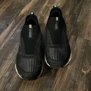 Skechers black Stretch fit size 7.5